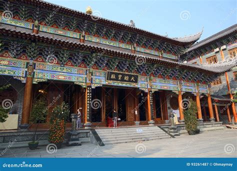  Der Dongshan Tempel – Ein Juwel der chinesischen Architektur und Spiritualität!